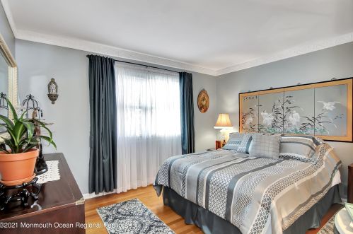 9 Fox Hill Rd, Middletown NJ exterior