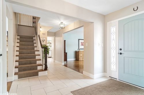 1000 Partridge Dr, Palatine, IL 60067-7045
