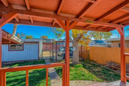 4438 Logan St, Denver CO 80209-1817 exterior