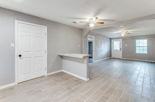 2504 Donalee St, Fort Worth TX  76105-4911 exterior