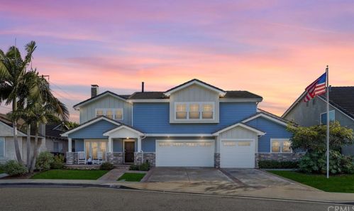 8588 Trinity River Cir, Santa Ana CA 92708-5535 exterior