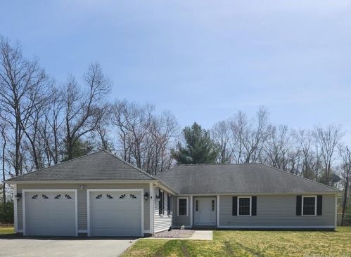 4 Orleans Ave, Killingly, CT 06239-2226