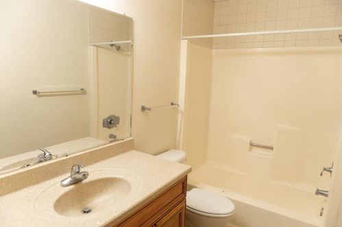 1656 Donald Ct, Saint Paul MN  55121-1753 exterior