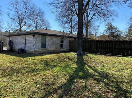1203 Pacific St, Conroe, TX 77301-1970