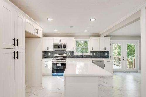 5068 Cold Springs Dr, Lilburn GA  30047-3776 exterior