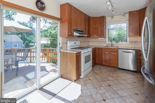 151 Snowden Ln, Princeton NJ 08540-3917 exterior