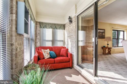 38 Valleybrook Dr, Lancaster PA  17601-4617 exterior