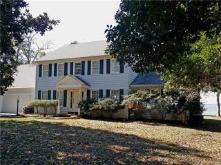 470 Chiltons Ln, Lancaster, VA 22503-4325