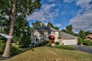 114 Whitetail Dr, Scranton, PA 18504-1051