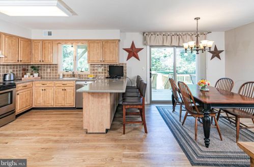 16 Staats Farm Rd, Montgomery, NJ 08502-5008