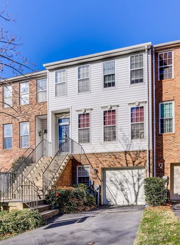 9111 Carriage House Ln, Columbia, MD 21045-4073
