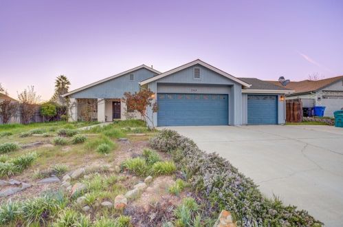 2305 Mesa Vista Ct, Lake Nacimiento, CA 93446-6315