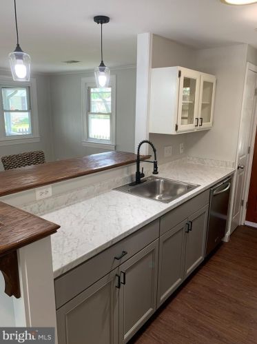 4718 Frederick Ave, Shady Side MD  20764-9799 exterior