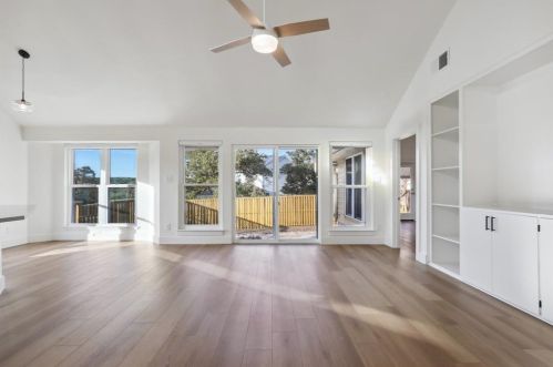 4 Concord Cir, Austin TX  78737-9059 exterior