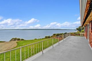 3901 Arroyo Dr, Seattle, WA 98146-1660