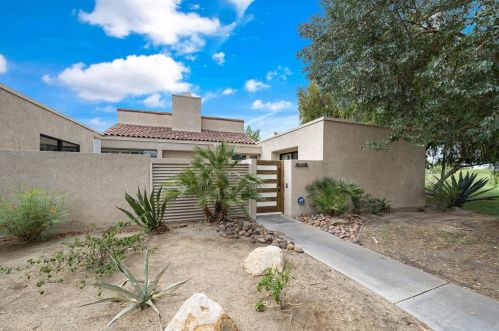 646 Hospitality Dr, Rancho Mirage, CA 92270-1342
