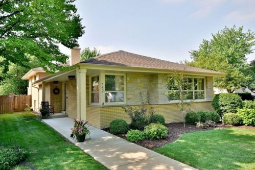 142 Monroe St, Elmhurst, IL 60126-4413