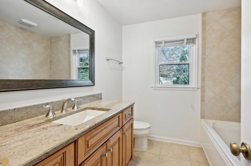 390 Forest Valley Ct, Atlanta GA  30342-2353 exterior