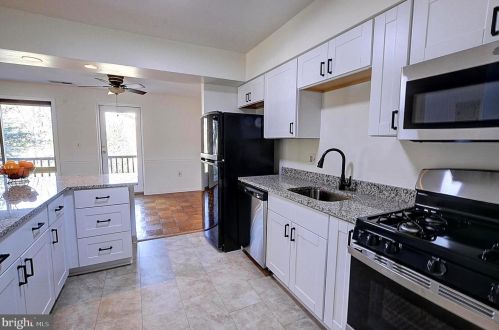10051 Windstream Dr, Columbia, MD 21044-2533