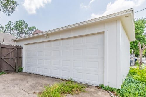 7609 Dentcrest Dr, Dallas TX  75254-8025 exterior