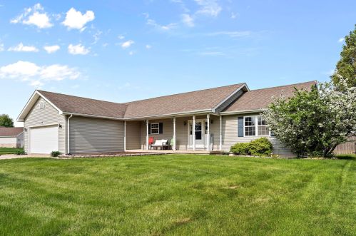 509 Sandburg Dr, Manteno, IL 60950-8423