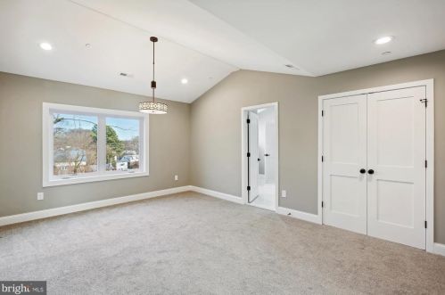 6615 Gude Ave, Silver Spring MD 20912-4827 exterior