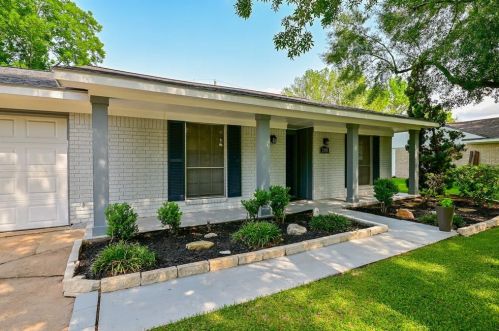 2005 Crestwood Dr, Richmond, TX 77469-5401