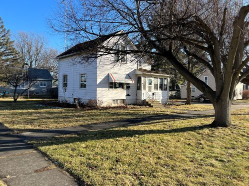 406 Locust St, Sycamore, IL 60178-2222