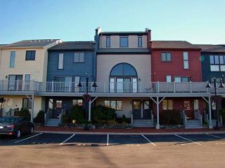 312 Swans Wharf Row, Middletown, RI 02840-6608