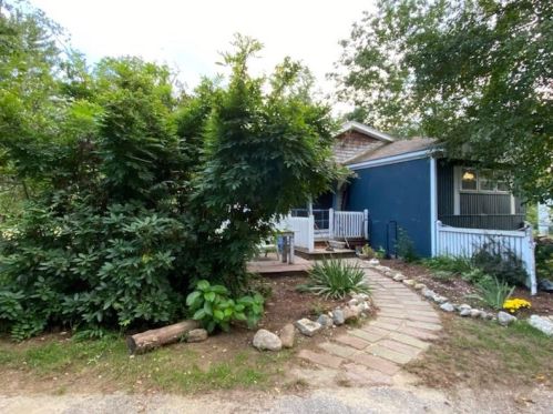 3 Martin Rd, Hillsboro, NH 03244-6033