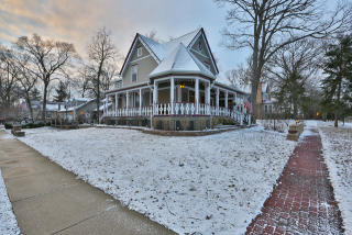 10936 Depot St, Worth, IL 60482-1412