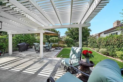 6070 Silverspur Trl, Anaheim CA  92807-4728 exterior