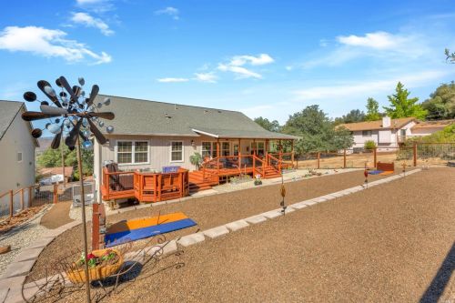 18620 Oak Grove Rd, Middletown, CA 95467-8281