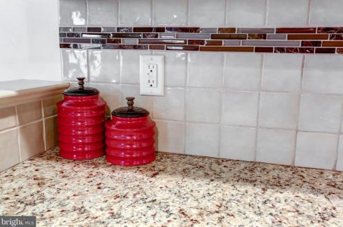 1321 Cheves Pl, Lancaster PA  17603-4943 exterior