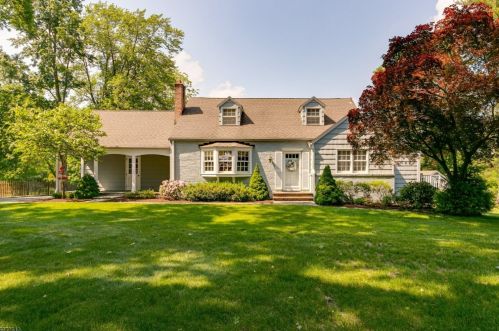 1524 Valley Rd, Millington, NJ 07946-1604