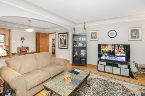 1155 Burnquist St, Saint Paul MN  55106-2804 exterior