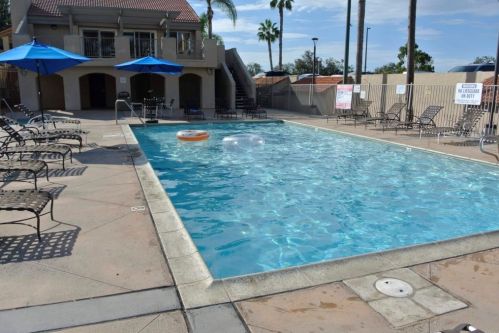 2352 Hosp Way, Carlsbad, CA 92008-1246