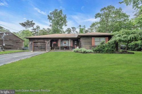 369 Veterans Blvd, Berkeley Township, NJ 08721-3325