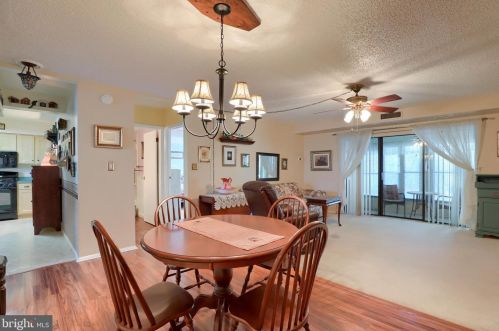 11 Valleybrook Dr, Lancaster PA  17601-4615 exterior