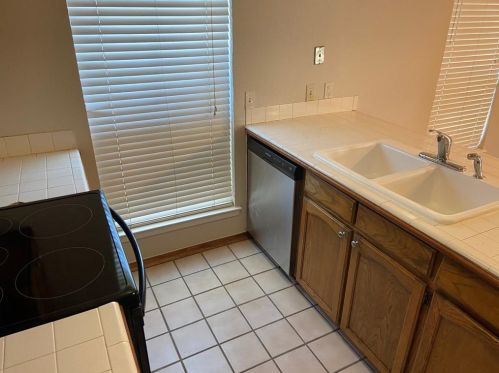 6125 Melinda Dr, Fort Worth TX  76148-3616 exterior