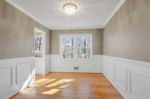 6768 Lockridge Dr, Atlanta GA  30360-1561 exterior