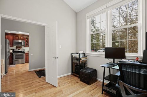8166 Cliffview Ave, Springfield VA  22153-2622 exterior