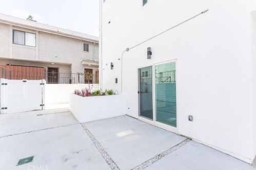 6845 Haskell Ave, Van Nuys, CA 91406-5020