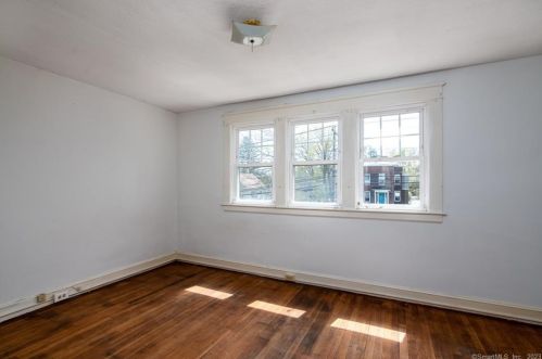 32 Bretton Rd, Middletown CT  06457-4112 exterior