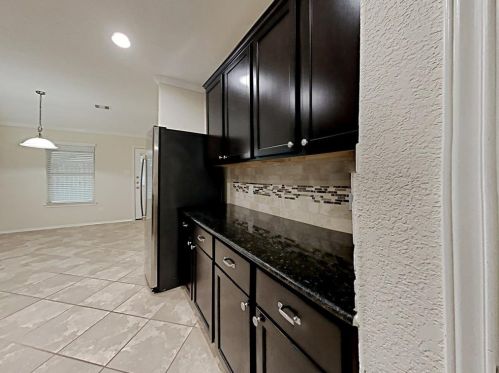 1607 Hickory Burl Ln, Conroe TX  77301-3080 exterior