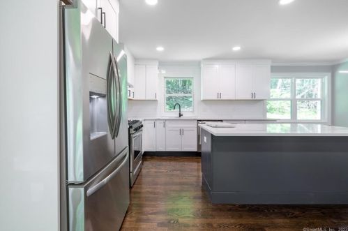 17 Valley Field Rd, Sandy Hook CT  06482-1096 exterior