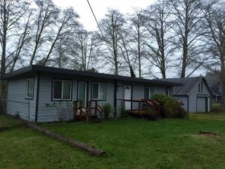 33802 Cullaby Lake Ln, Warrenton, OR 97146-7135