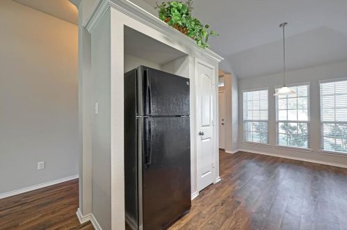 1042 Pleasant Bnd, Conroe TX  77301-1898 exterior