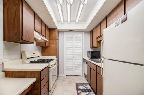 3441 Ivys Walk, Atlanta GA  30340-4042 exterior