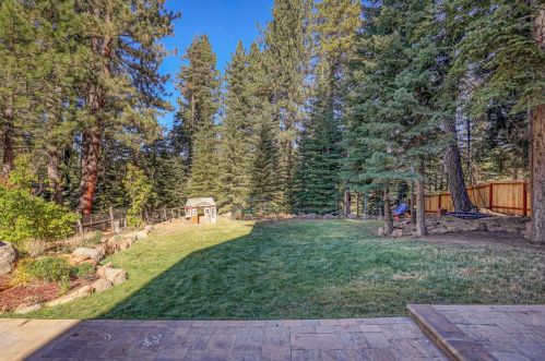 10970 Palisades Dr, Truckee CA  96161-3188 exterior